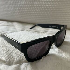 Sun Buddies Greta Black